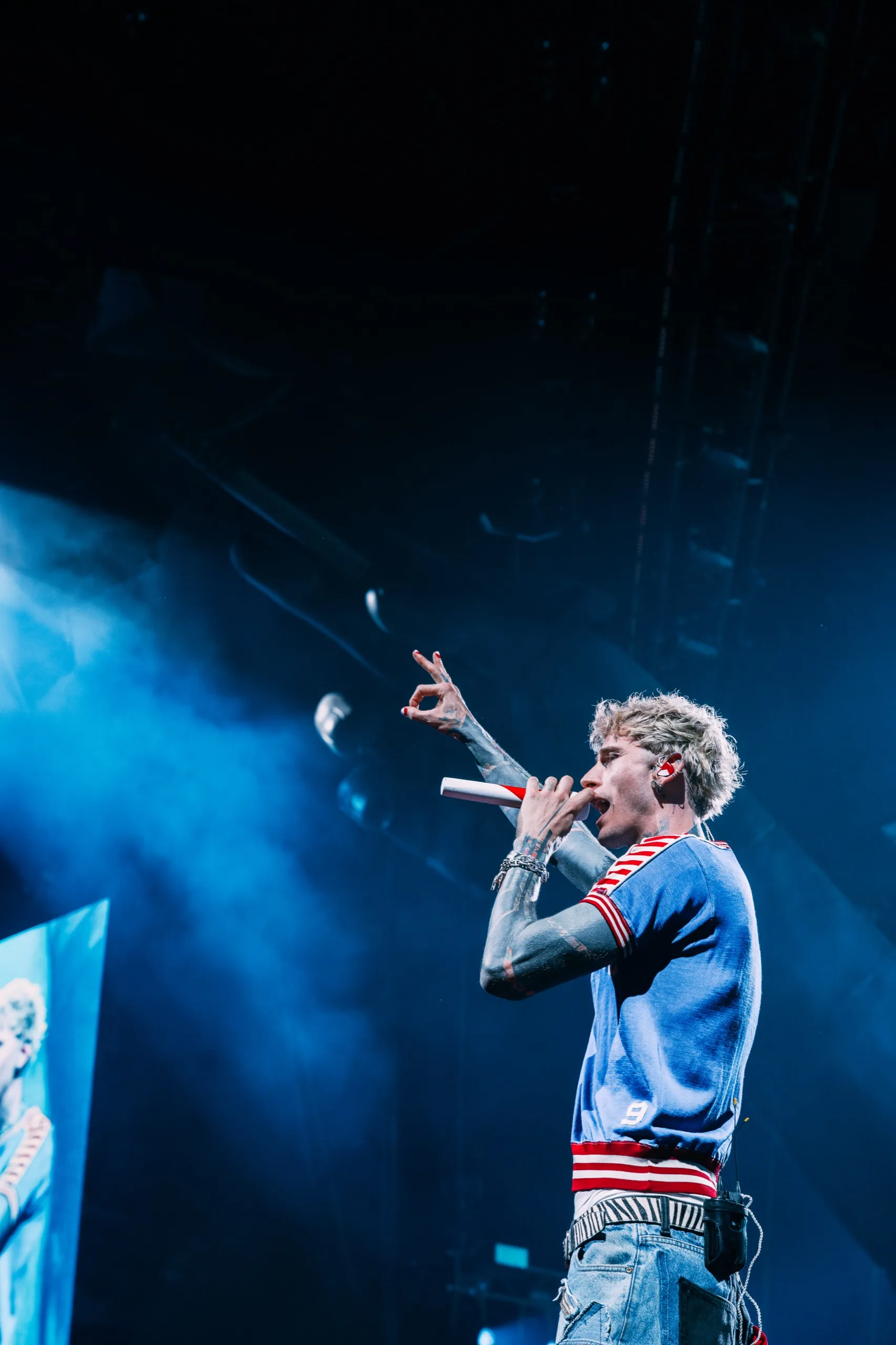 MACHINE GUN KELLY // 17